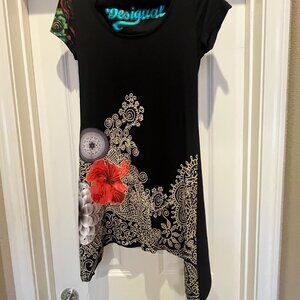 Desigual Ladies Short Sleeve T-Shirt type Tunic, Size: European Small